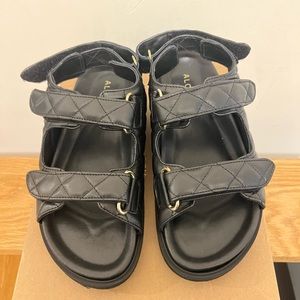 Alohas Hook-Loop - Black Leather Sandals - Brand New.